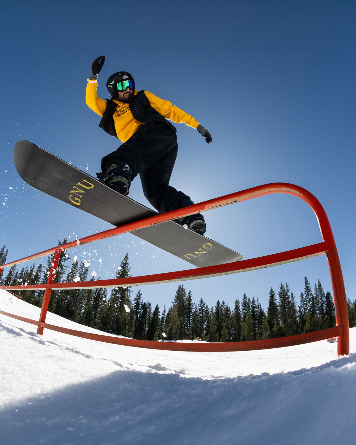 GNU T.R.E. Snowboard | GNU Snowboards 2026-2027 Max Warbington