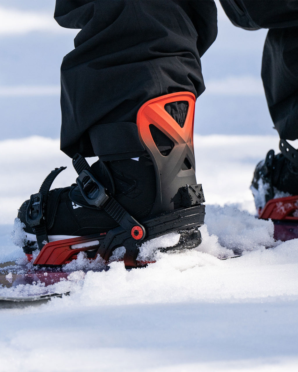Bent Metal Anvil Snowboard Binding (black/red)